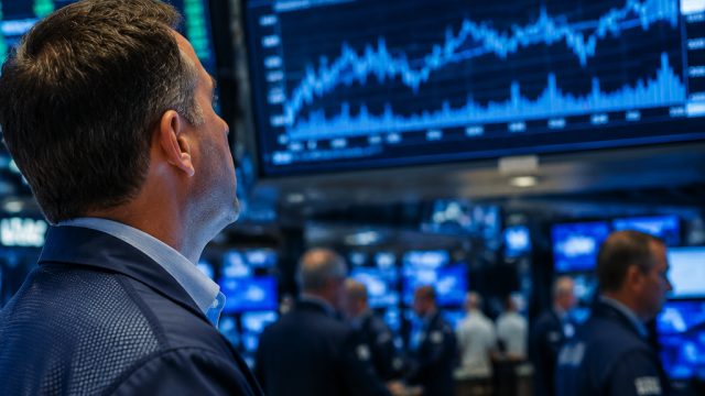 Market Resurgence: Dow and Nasdaq Bounce Back Amid Tech Shakeup